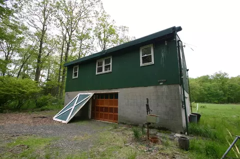 55 Featherbed Ln, Raritan Twp, NJ 08822 photo 4