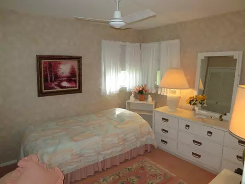 309 Clinton Ave, Middlesex, NJ 08846 photo 9