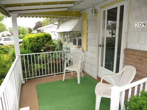 309 Clinton Ave, Middlesex, NJ 08846 photo 2