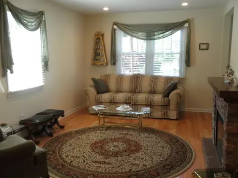 9 Summit Dr, Wayne, NJ 07470 photo 2