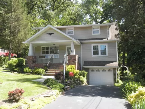 9 Summit Dr, Wayne, NJ 07470 photo 1