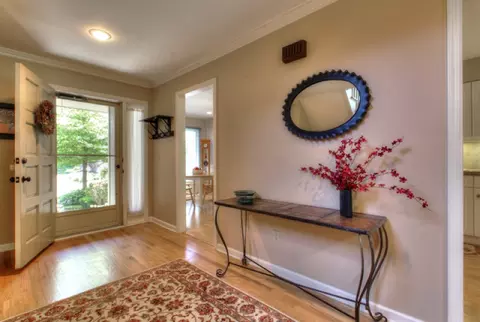 8 Riggs Ct, Basking Ridge, NJ 07920 photo 2