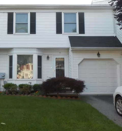 9 Sycamore Rd, Middlesex, NJ 08846 photo 1