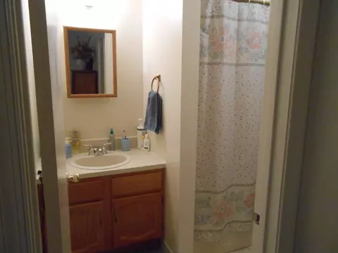 9 Sycamore Rd, Middlesex, NJ 08846 photo 5