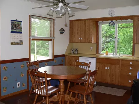 262 Macdonald Dr, Wayne, NJ 07470 photo 2