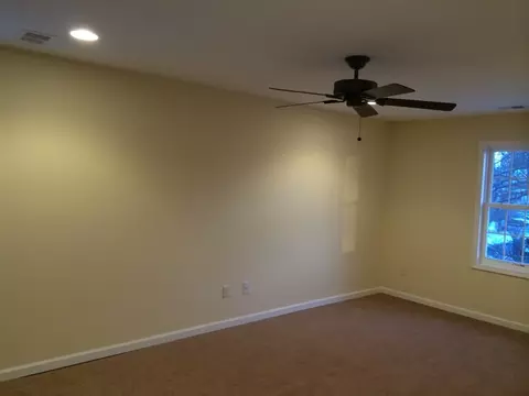 8 Park Pl, Middlesex, NJ 08846 photo 4