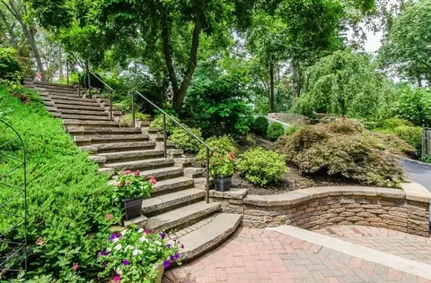 20 Ridge Dr E, Berkeley Heights, NJ 07922 photo 2