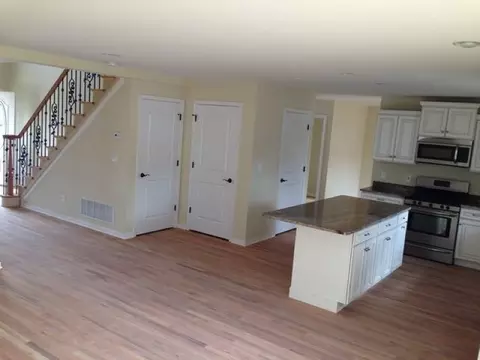 207 Fairview Ave, Middlesex, NJ 08846 photo 5