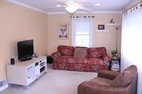 428 Lorraine Ave, Middlesex, NJ 08846 photo 2