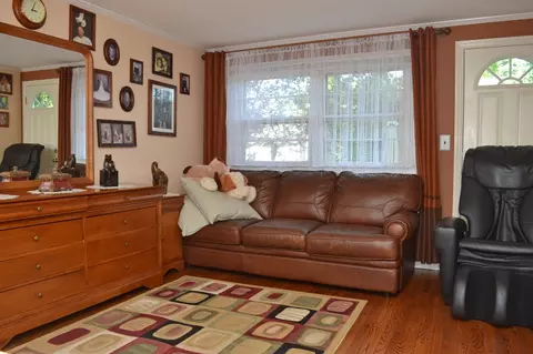37 Stuart St, Waldwick, NJ 07463 photo 6