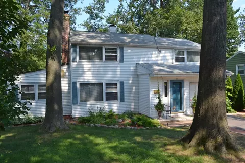 37 Stuart St, Waldwick, NJ 07463 photo 1