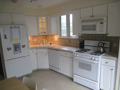 200 Chestnut Dr, Wayne, NJ 07470 photo 4