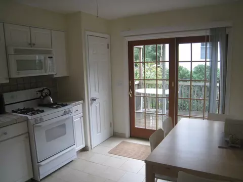 200 Chestnut Dr, Wayne, NJ 07470 photo 5