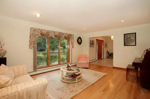 90 Springbrook Dr, Gillette, NJ 07933 photo 5