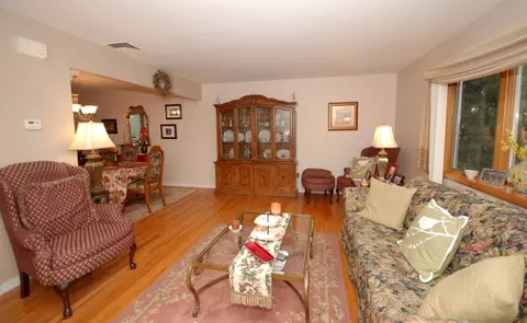 17 Hickory Rd, Nutley, NJ 07110 photo 5