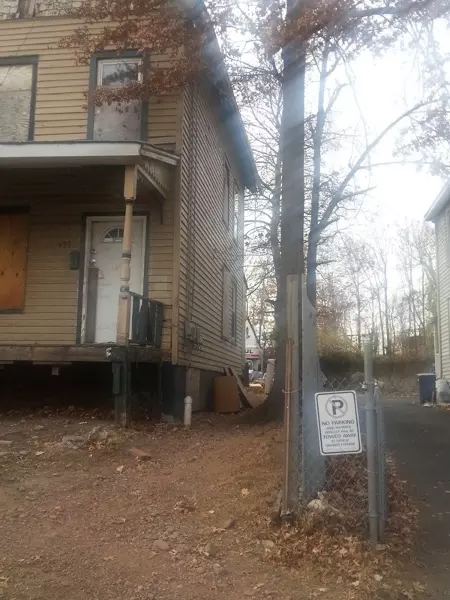 437 E 5th St, Plainfield, NJ 07060 photo 3