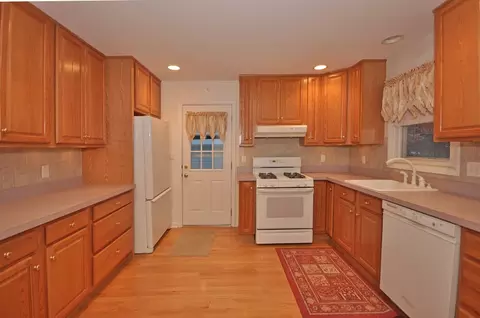 34 Pinecrest Ter, Wayne, NJ 07470 photo 4