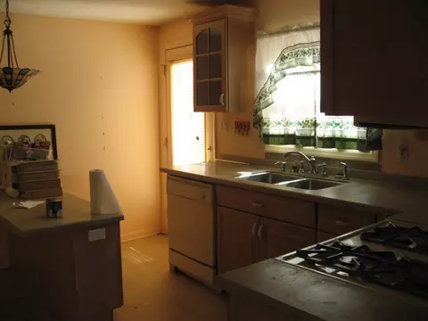 25 Summit Dr, Wayne, NJ 07470 photo 6