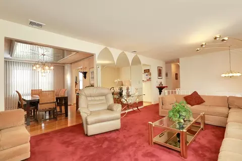 442 Locust Ave, Paramus, NJ 07652 photo 4