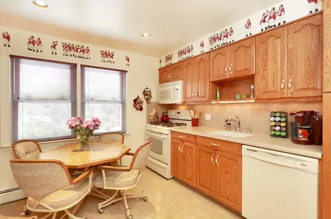 442 Locust Ave, Paramus, NJ 07652 photo 8