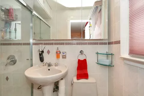 442 Locust Ave, Paramus, NJ 07652 photo 15