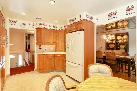 442 Locust Ave, Paramus, NJ 07652 photo 9