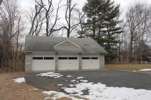 181 Midwood Rd, Paramus, NJ 07652 photo 10