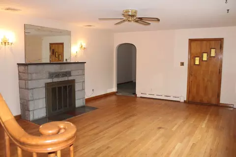 181 Midwood Rd, Paramus, NJ 07652 photo 3