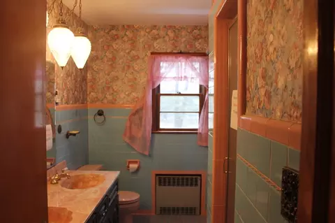 181 Midwood Rd, Paramus, NJ 07652 photo 6