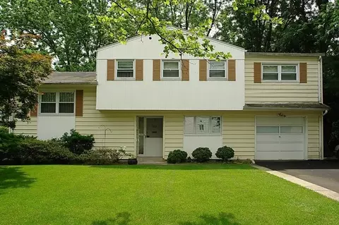 137 Laurel Dr, Springfield, NJ 07081 photo 1