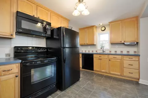 487 Mountainview Dr, North Plainfield, NJ 07063 photo 6