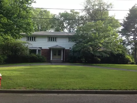 24 Johnson Ct, Paramus, NJ 07652 photo 1