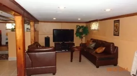 447 E 5th Ave, Roselle, NJ 07203 photo 3