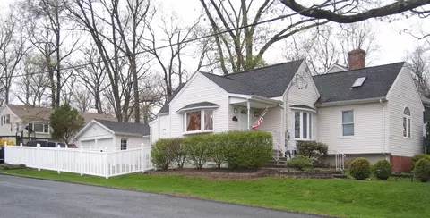 157 Chestnut Dr, Wayne, NJ 07470 photo 1