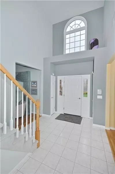 25 Foxboro Rd, Wayne, NJ 07470 photo 2