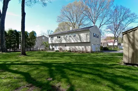 270 Colby Pl, Paramus, NJ 07652 photo 3