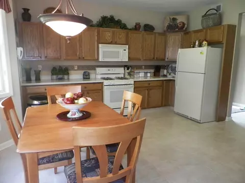 547 Coventry Dr, Nutley, NJ 07110 photo 3