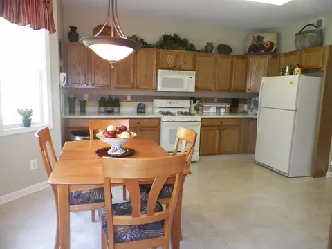 547 Coventry Dr, Nutley, NJ 07110 photo 7
