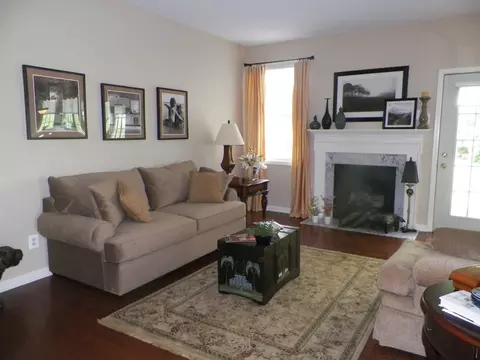 547 Coventry Dr, Nutley, NJ 07110 photo 9