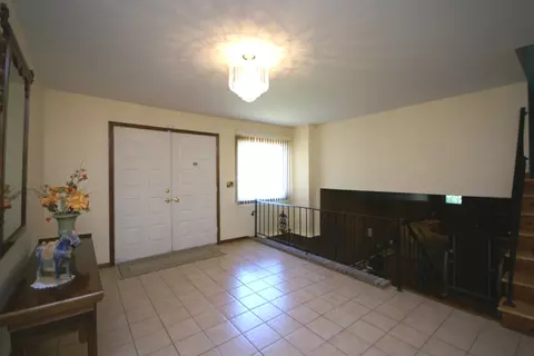 7 Stratton Dr, Wayne, NJ 07470 photo 3