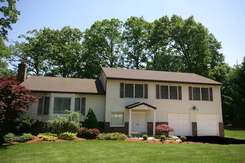 7 Stratton Dr, Wayne, NJ 07470 photo 1