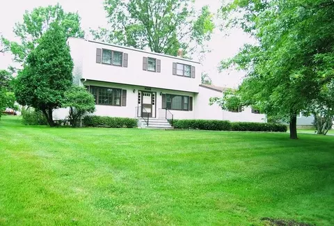 9 Phoenix Dr, Mendham, NJ 07945 photo 1