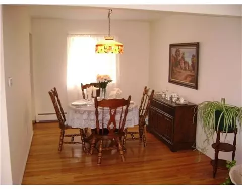 10 Whitehall Ave, Edison, NJ 08820 photo 4
