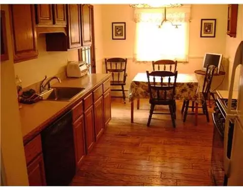 10 Whitehall Ave, Edison, NJ 08820 photo 6