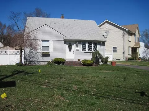 20 Ross St, Clark, NJ 07066 photo 2