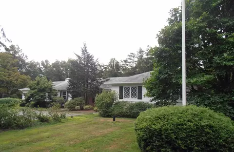 89 Rumson Rd, Rumson, NJ 07760 photo 3