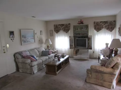 4 Foxhall # A, Middlesex, NJ 08846 photo 4