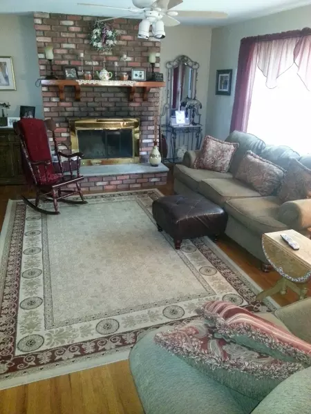 8 Oak St, Wayne, NJ 07470 photo 2