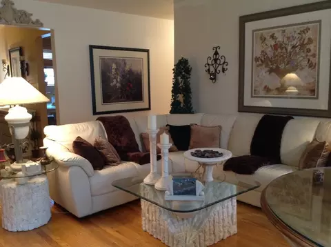 10 Manchester Ct, Wayne, NJ 07470 photo 2