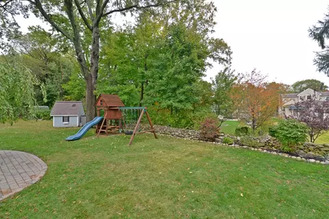 24 Leonard Dr, Waldwick, NJ 07463 photo 15